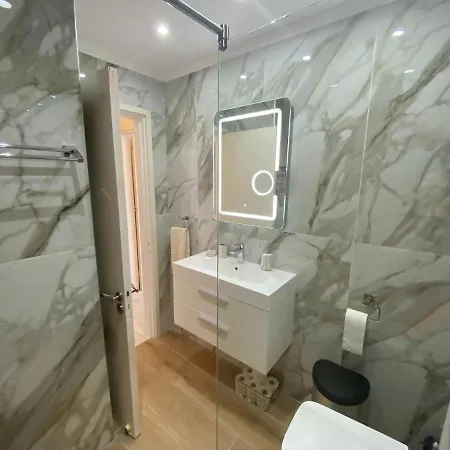 Apartment Byzantium Gardens - The Honey Pot - 1 Bed Penthouse