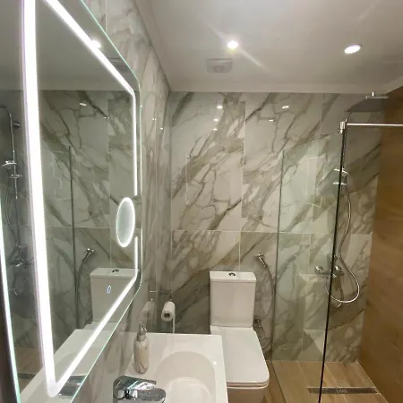 Byzantium Gardens - The Honey Pot - 1 Bed Penthouse Apartment